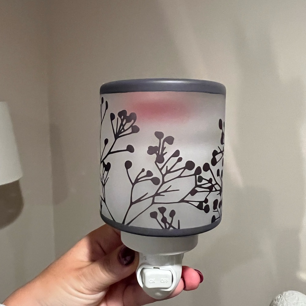 Scentsy warmer plug-in
